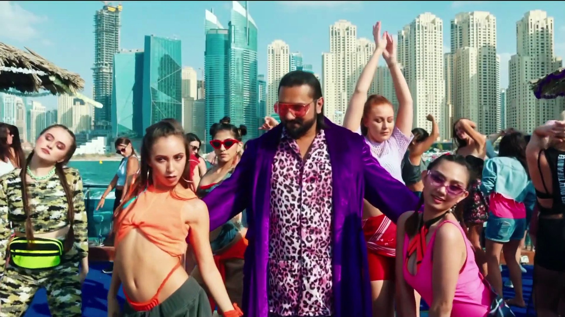 Yo-Yo Honey Singh’s Loca song review – Vibrant & Catchy