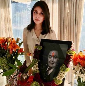 Riddhima trolled for doing makeup and posing on Rishi Kapoor's prayers meet  