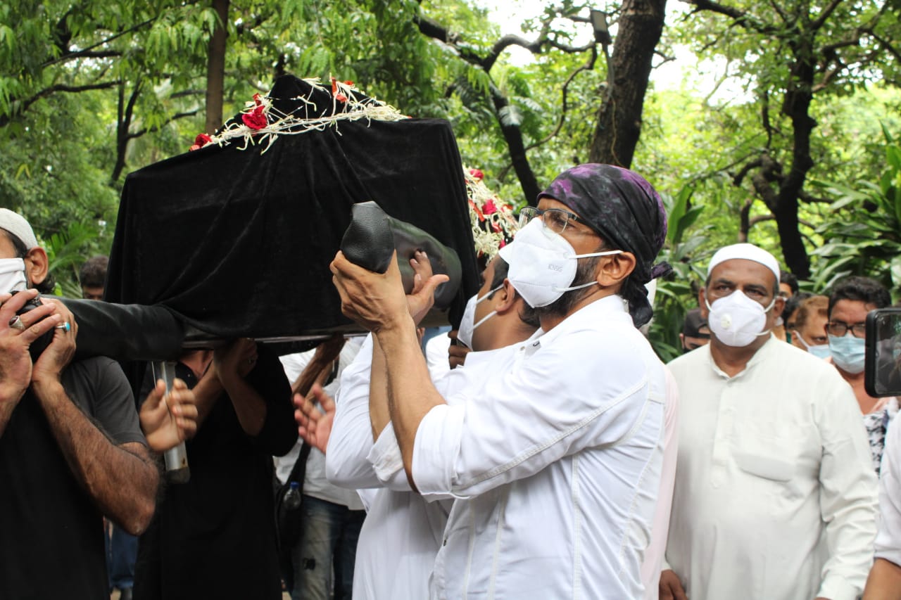Latest updates of Jagdeep's funeral: Jaffrey son's & actors pay their last respects  