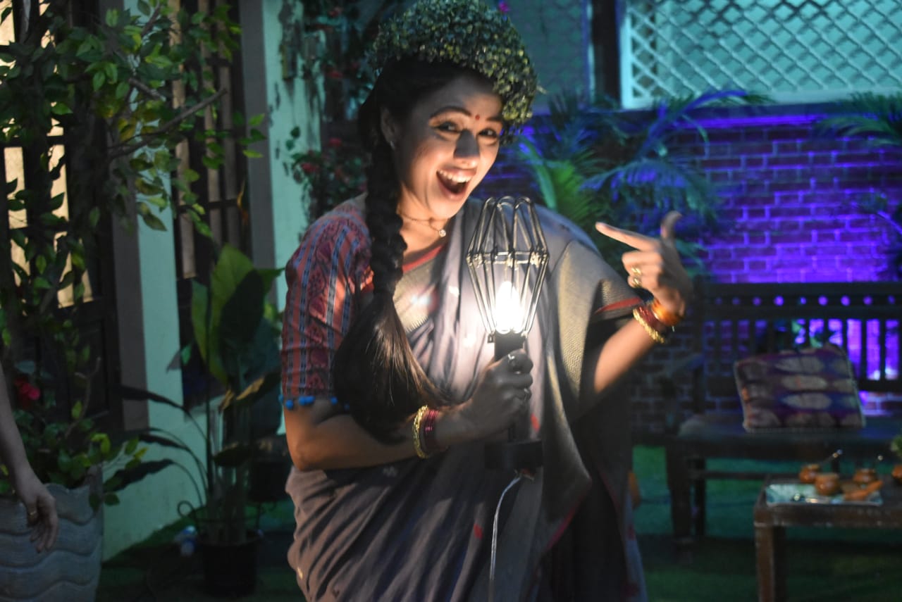 Rupali Ganguly turns Sridevi to dance on Hawa Hawai in Anupamaa  