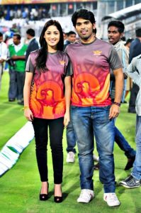Bollywood actors & their favorite IPL teams - IPL & its fans in Bollywood industry  