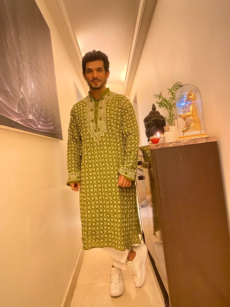 Arjun Bijlani's festive look had made Diwali brighter | Latest pics of Arjun Bijlani  