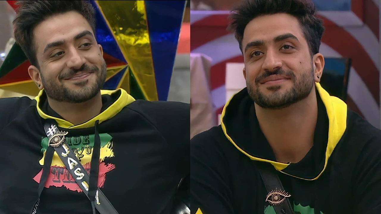 Aly Goni gives a tough fight to the opposite team in the 'College Rivalry' task  