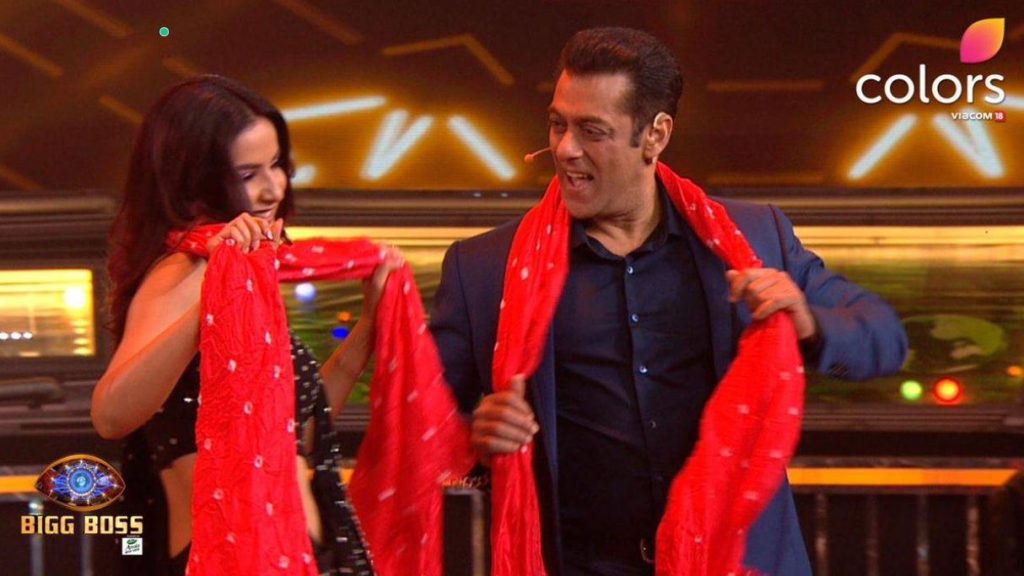 Jasmin Bhasin back in the Bigg Boss house with a bang | Jasmin Dance with Salman Khan