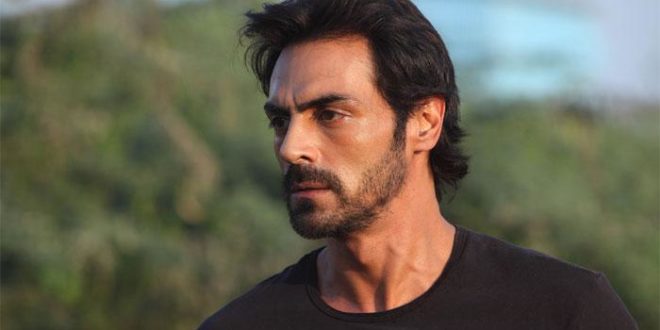 Bollywood actor Arjun Rampal wraps up the shooting for Dhaakad with a champagne pop