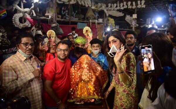 Shilpa Shetty brings Ganpati Bappa home | Will she celebrate Ganesh Chaturthi without husband Raj Kundra?