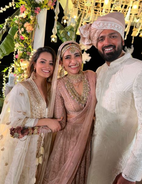 Unseen Photos from Karishma Tanna wedding  