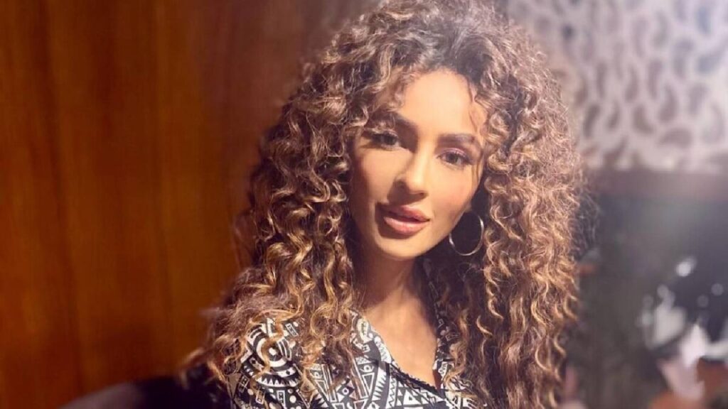 See Now! New glamorous pictures of the actress Seerat Kapoor