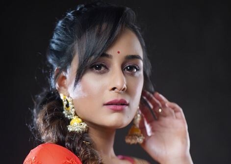 Sneha Jain opines on the love triangle fever on Hindi TV