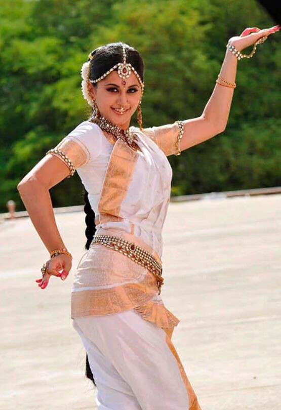 International Dance Day - Top 5 actresses trained in Indian Classical Dance  