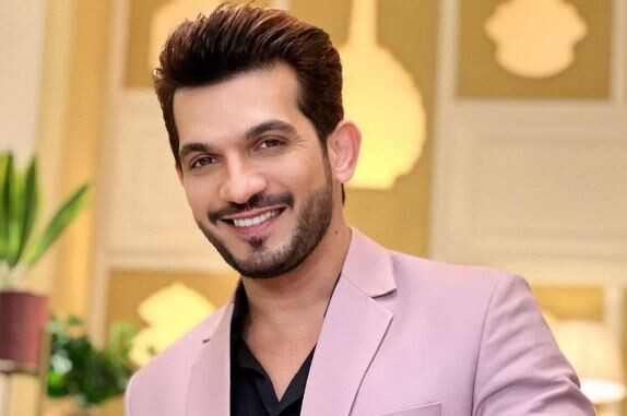 Arjun Bijlani opines on juggling two shows at a time